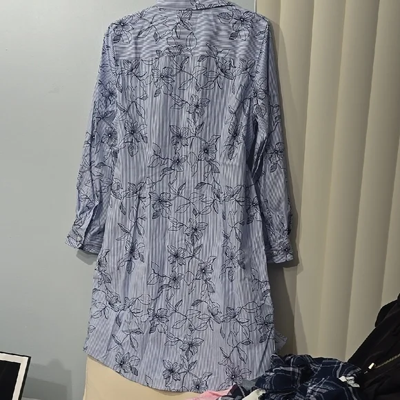 UNTUCKit Blue Floral Striped Shirt Dress - Picture 6 of 6